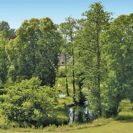 1 Bedroom Gorgeous In Apartment Marconne